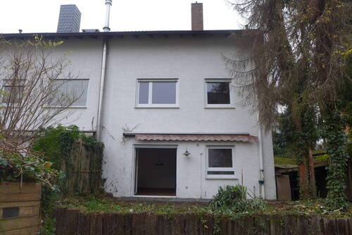 17. Rückansicht - Renovierungsbedürftiges Juwel im Split-Level-Stil - Reihenendhaus mit großem Garten in Toplage