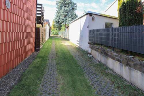 Zufahrt Parkplatz_Garten - 