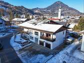 Luftbild - Ost - Mehrfamilienhaus, Wohnhaus mit 510,00 m&sup2; in Oberaudorf zum Kaufen
