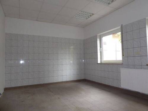 Lager/Sozialraum/Büro - 