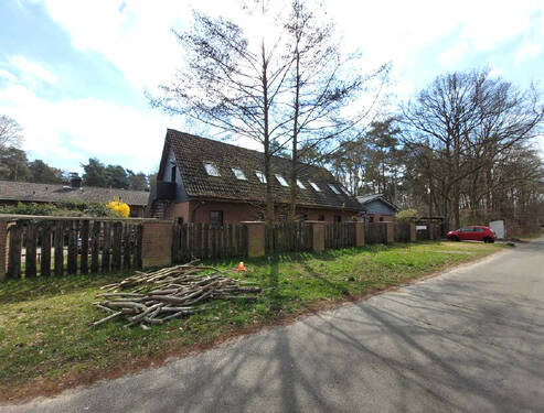 Vorderansicht von links - FreiflächeAbrissobjekt: 1671.000 MEA an 9.009 m² Grundstück - provisionsfrei