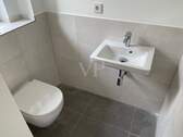 Gäste-WC im Erdgeschoss - 4 Zimmer Einfamilienhaus in Berlin