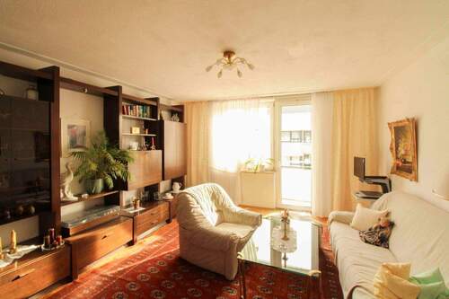 Wohnzimmer - Charmante 2-Zimmer-Wohnung in zentraler Lage - auf Erbbaugrund, gepflegt und gut vermietet