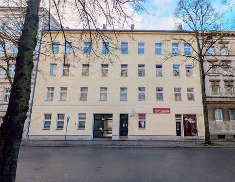 Straßenansicht - Kreative aufgepasst: Rohdiamant im Dachgeschoss mit großem Potenzial in ruhiger Spandauer Lage