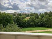 Balkonaussicht (Muster) - Etagenwohnung mit 68,90 m&sup2; in Gera zur Miete