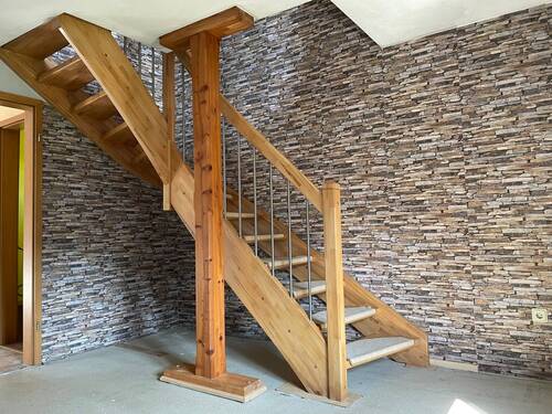 Treppe zum DG - 