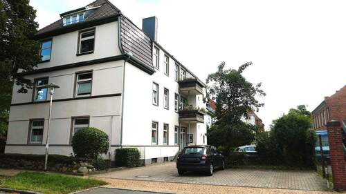 Seite lrechts, 3 Parkplätze - Etagenwohnung mit 160,00 m&sup2; in Rendsburg zum Kaufen