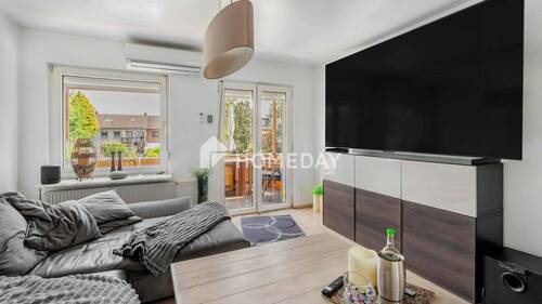 1. OG Wohnzimmer 1 - 