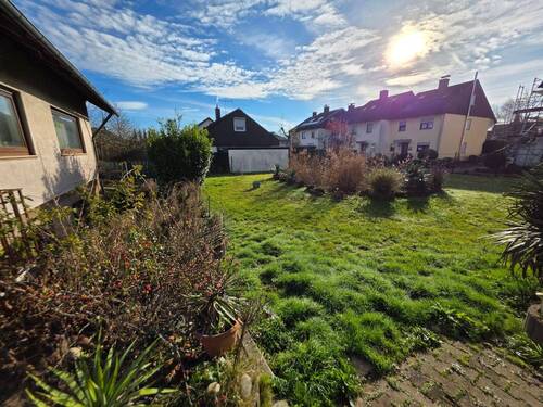 Garten/bebaubares Grundstück - 6 Zimmer Mehrfamilienhaus, Wohnhaus zum Kaufen in Ötigheim