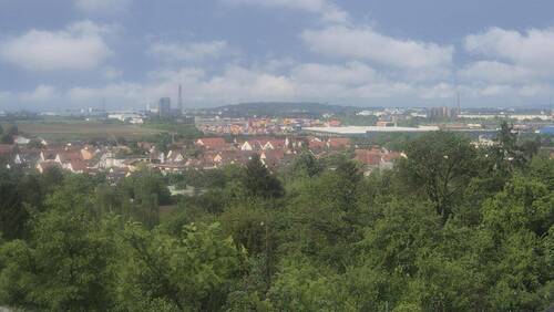 Aussicht - DG-Wohnung (frei) - großzügig geschnitten - sonnig - 2 Aussichtsbalkone - ruhige Lage - gute Anbindung