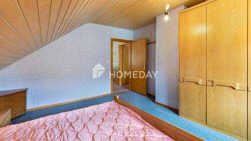 1. OG Schlafzimmer 2 - 