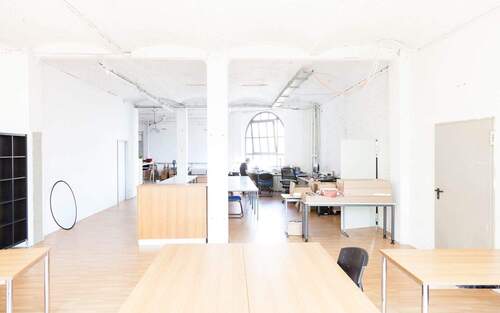 Arbeitsbereich - Blick Richtung Küche. - 