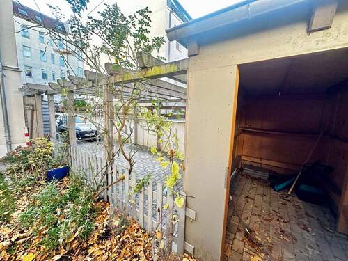 Carport und Abstellraum - 
