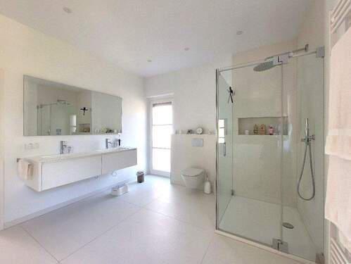 Badezimmer im Obergeschoss - 