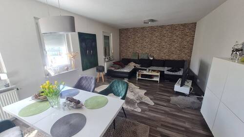 Wohnen OG - 1 Zimmer Mehrfamilienhaus, Wohnhaus in Stein