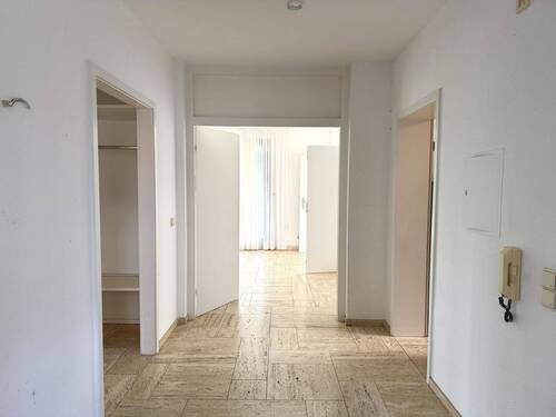 Großzügige Diele - 