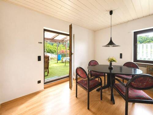 Wohnzimmer Erdgeschoss - 7 Zimmer Mehrfamilienhaus, Wohnhaus zum Kaufen in Weinheim
