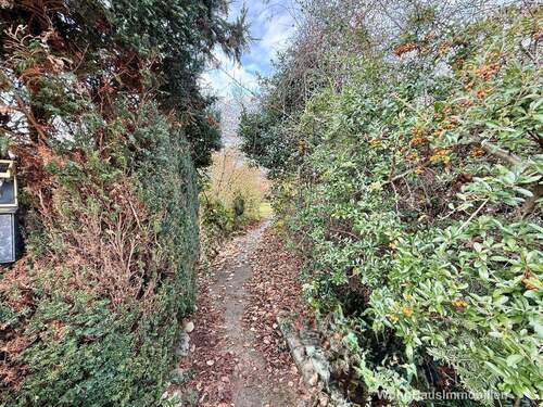 Sichtgeschützt - 4 Zimmer Einfamilienhaus zum Kaufen in Berlin