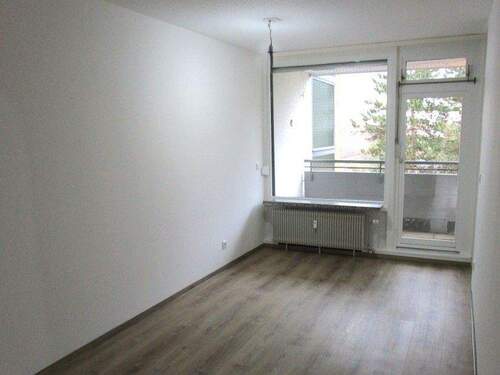 Essbereich mit Balkon - 3 Zimmer Etagenwohnung in Nürnberg