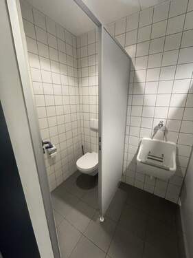 Kleine Toilettenkabine - 