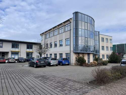 Bürogebäude mit Parkplatz - Büro in Erfurt