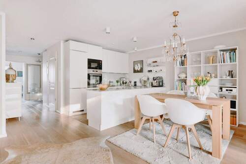 Küche & Essen - Zwei Terrassen, Südgarten - gepflegte Eigentumswohnung auf einer Ebene in ruhiger Lage von Adendorf.