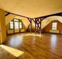 Indivduelle 3 12-Zimmer-Dachgeschosswohnung mit Balkon in bester Wohnlage von Rudolstadt, im Villenviertel zu vermieten