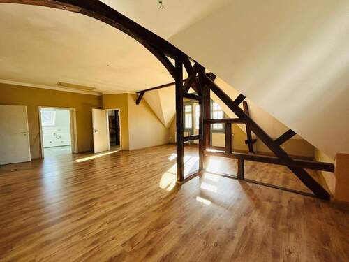 Wohnzimmer - 4 Zimmer Etagenwohnung in Rudolstadt