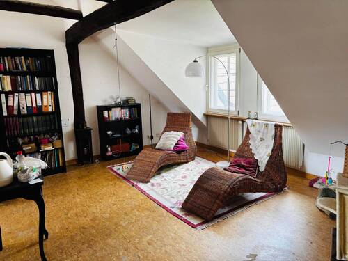 Wohnstudio unterm Dach mit Gaubenfenster zur Gartenseite - 