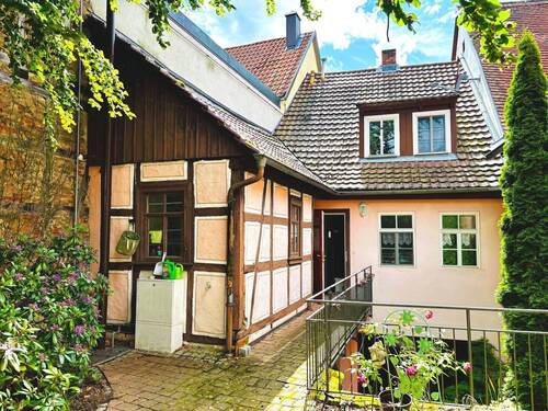 Stadthaus mit Seitenanbau, Lichthof und Garten (Ostansicht) ) - *SCHMUCKSTÜCK AM SALZMARKT* Modernes, helles Stadthaus mit Garten und Nebengebäude sucht neuen Eigentümer