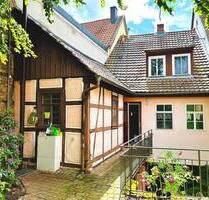 *SCHMUCKSTÜCK AM SALZMARKT* Modernes, helles Stadthaus mit Garten und Nebengebäude sucht neuen Eigentümer - Königsberg