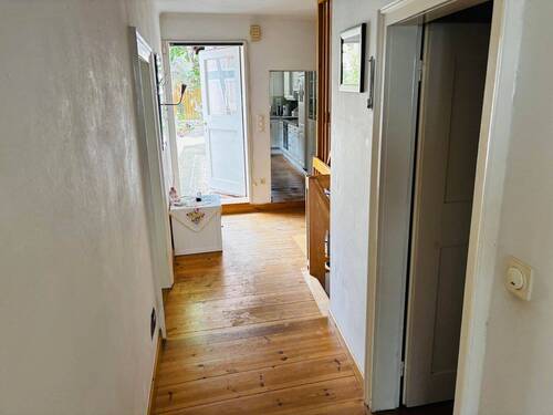 Flur mit Zugang zum Garten - 