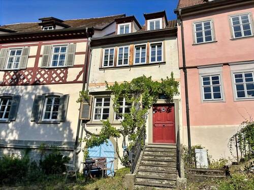 Charmantes Stadthaus mit Garten... die Ansicht vom Salzmarkt mit Hauseingang - 5 Zimmer Mehrfamilienhaus, Wohnhaus zum Kaufen in Königsberg