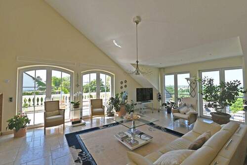 Wohnbereich - Etagenwohnung mit 214,00 m² in Essen zum Kaufen