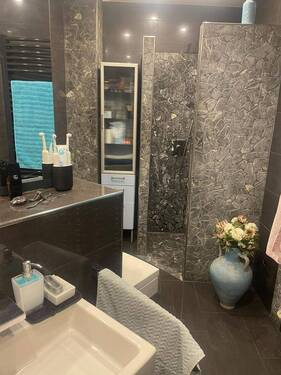 Vorderhaus 2. Badezimmer - 