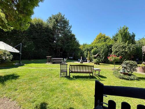 hintere Grundstücksfläche - 