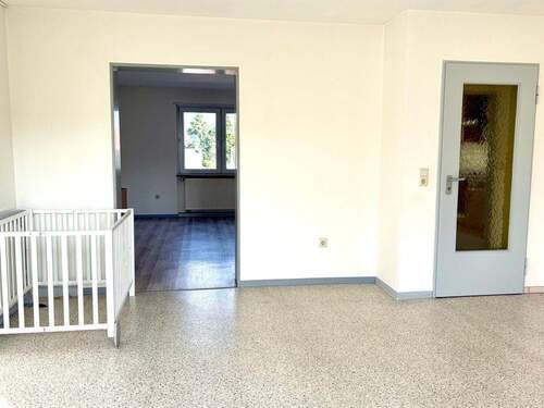 Wohnzimmer - 4 Zimmer Etagenwohnung zur Miete in Kaiserslautern