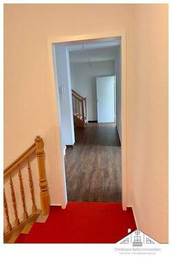 Zugang zur Einheit links - 2 Zimmer Etagenwohnung in Wismar