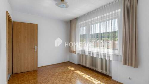 1. OG Schlafzimmer 1 1 - 