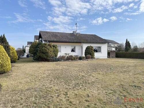 Gartenansicht - Einfamilienhaus in ruhiger Stadtrandlage von Roding