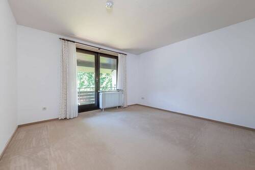 Helles Schalfzimmer mit Loggia - 