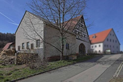 Ansicht - 9 Zimmer Bauernhaus, Landhaus zum Kaufen in Etzelwang