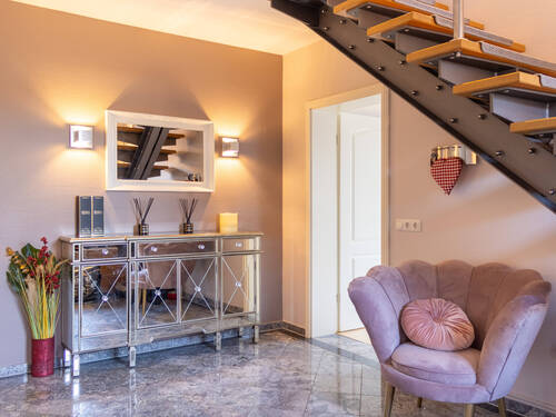 Eingangsbereich - 5 Zimmer Mehrfamilienhaus, Wohnhaus zum Kaufen in Schönkirchen