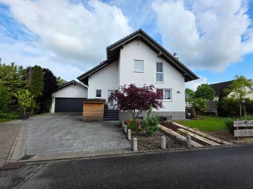 Hausansicht - 5 Zimmer Einfamilienhaus zum Kaufen in Rastatt