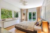 Schlafzimmer im EG - 6 Zimmer Einfamilienhaus in Oberursel