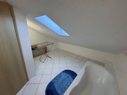 Badezimmer mit Wanne - 