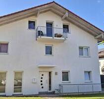 DG Wohnung mit Süd-Balkon und Einbauküche. Tierhaltung nicht erwünscht. - Valley Oberlaindern