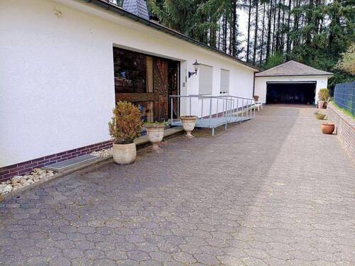 Hauseingang.jpg - Attraktives, großzügiges, freistehendes Einfamilienhaus in Wallenborn, Vulkaneifel