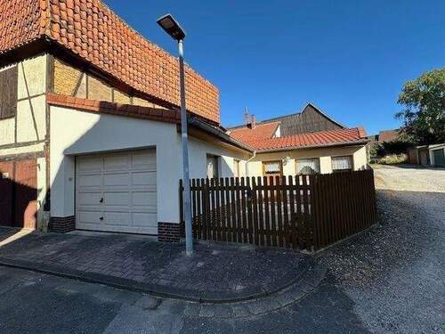 Garage und Anbau - 