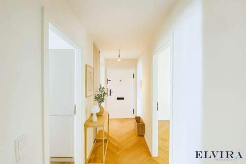 Bild 1 - ELVIRA - Schwabing-West BESTLAGE schöne 3-Zimmer-Wohnung mit Balkon und Lift, vollständig renoviert